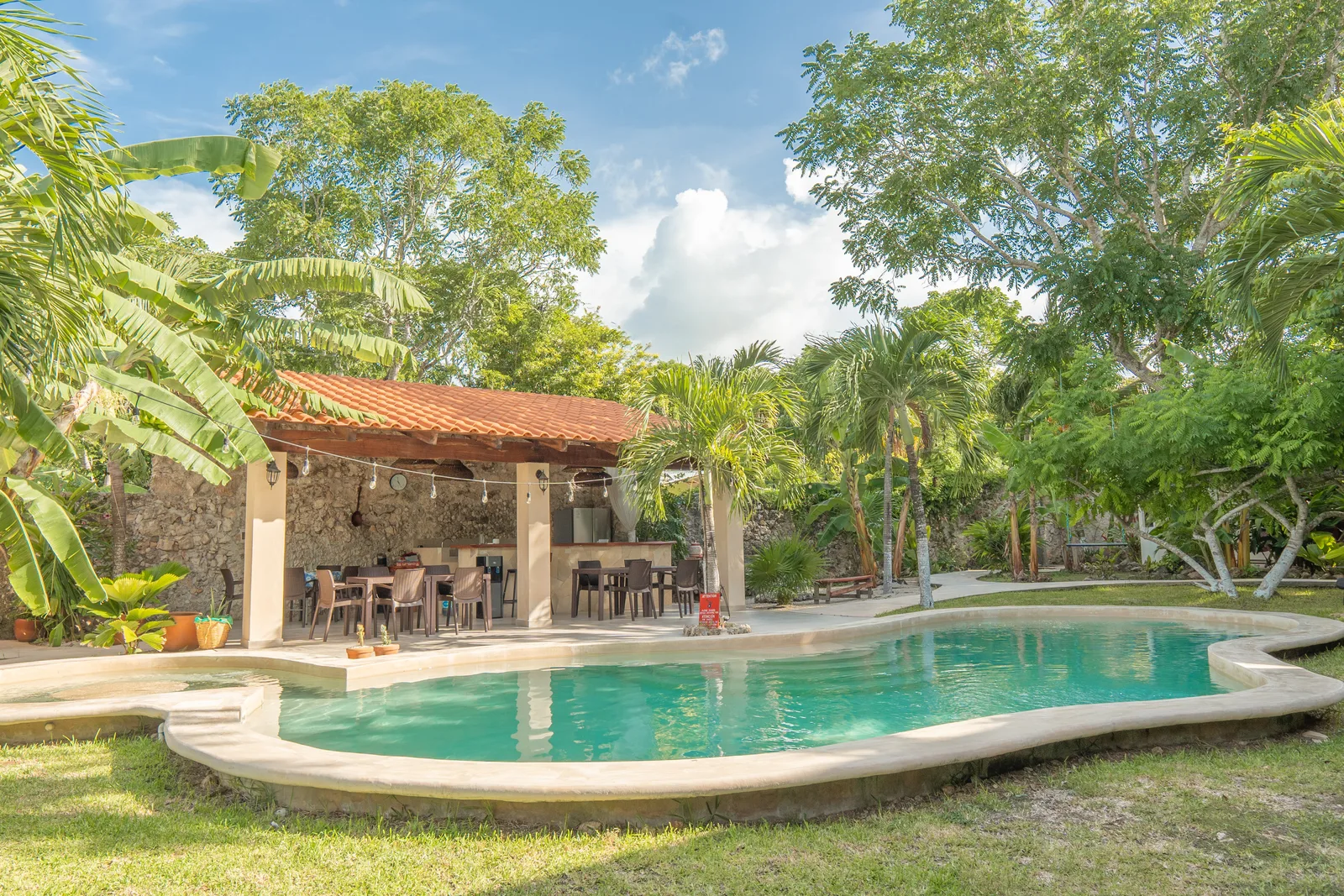 Pool and dining terrace